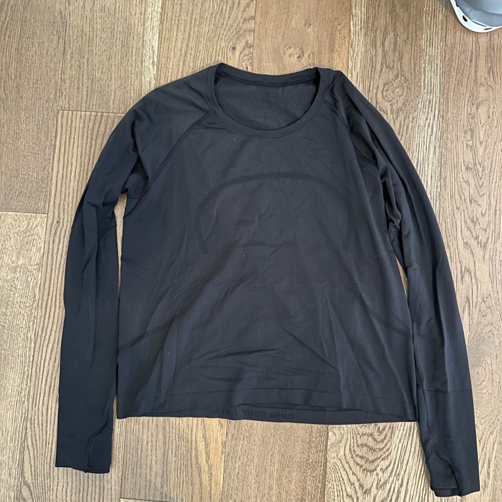 Lululemon Run Swiftly tech shirt size 14